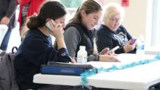 Group of alumni making calls during WoodsGivingDay